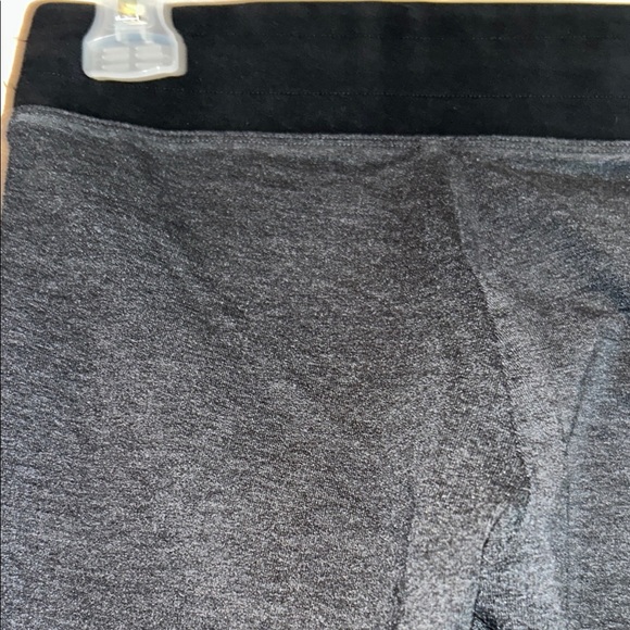 PINK Victoria's Secret Black and Pink Leggings with Sporty Accents - Picture 5 of 6